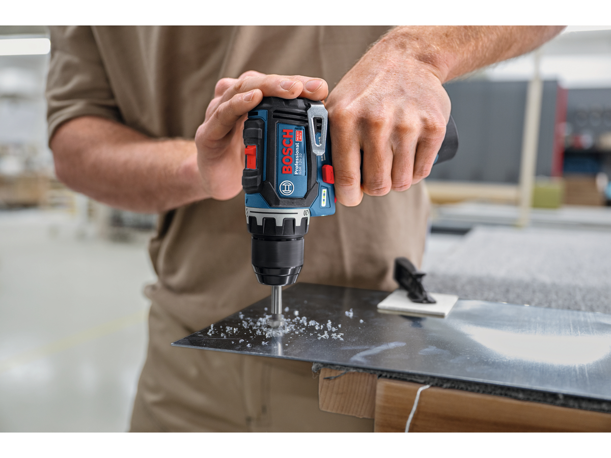 perceuse visseuse GSR 12V-32 BOSCH + 2x GBA 12V 2Ah + chargeur