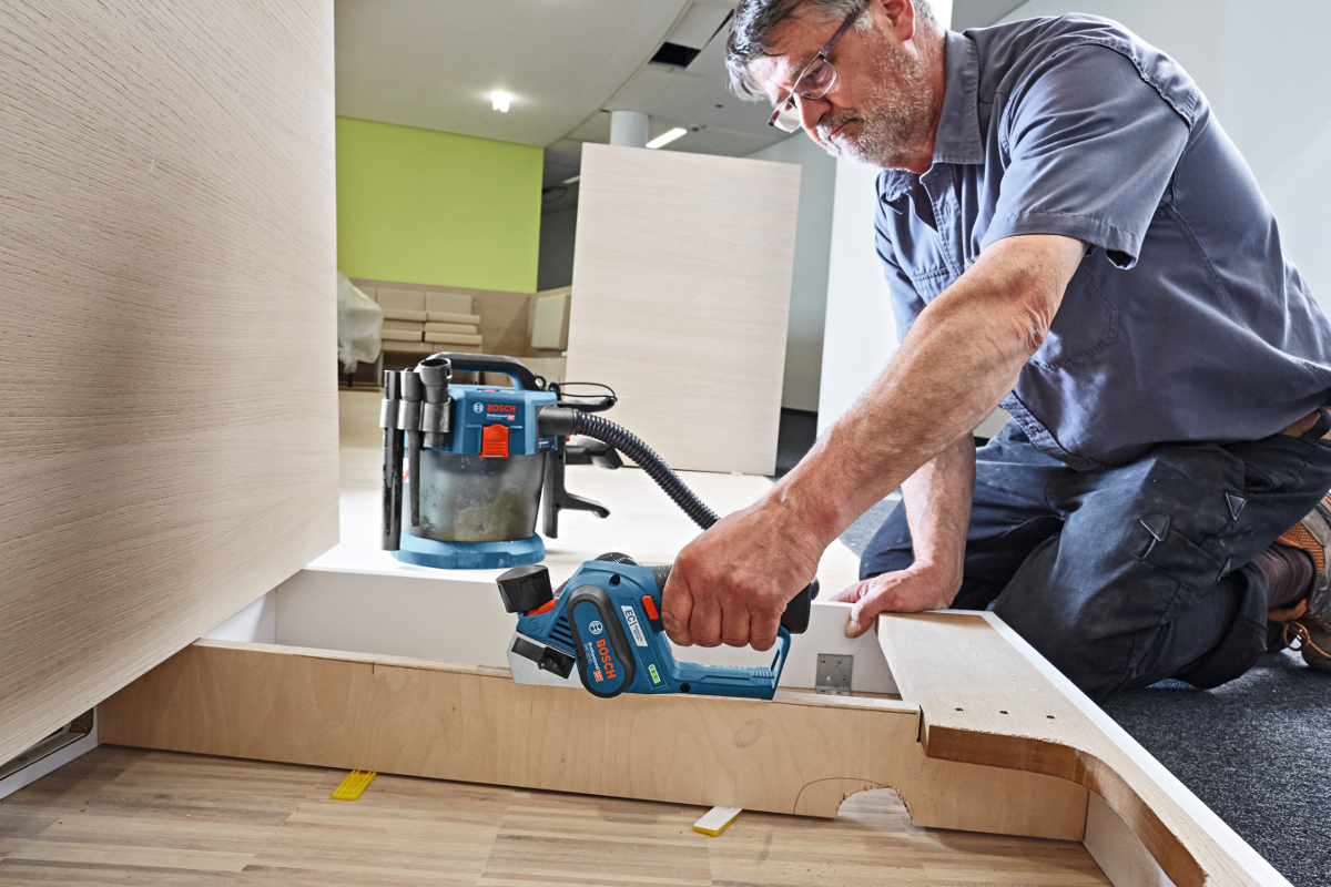 Rabot sans fil GHO 12V-20 Bosch + L-Boxx + chargeur + batteries