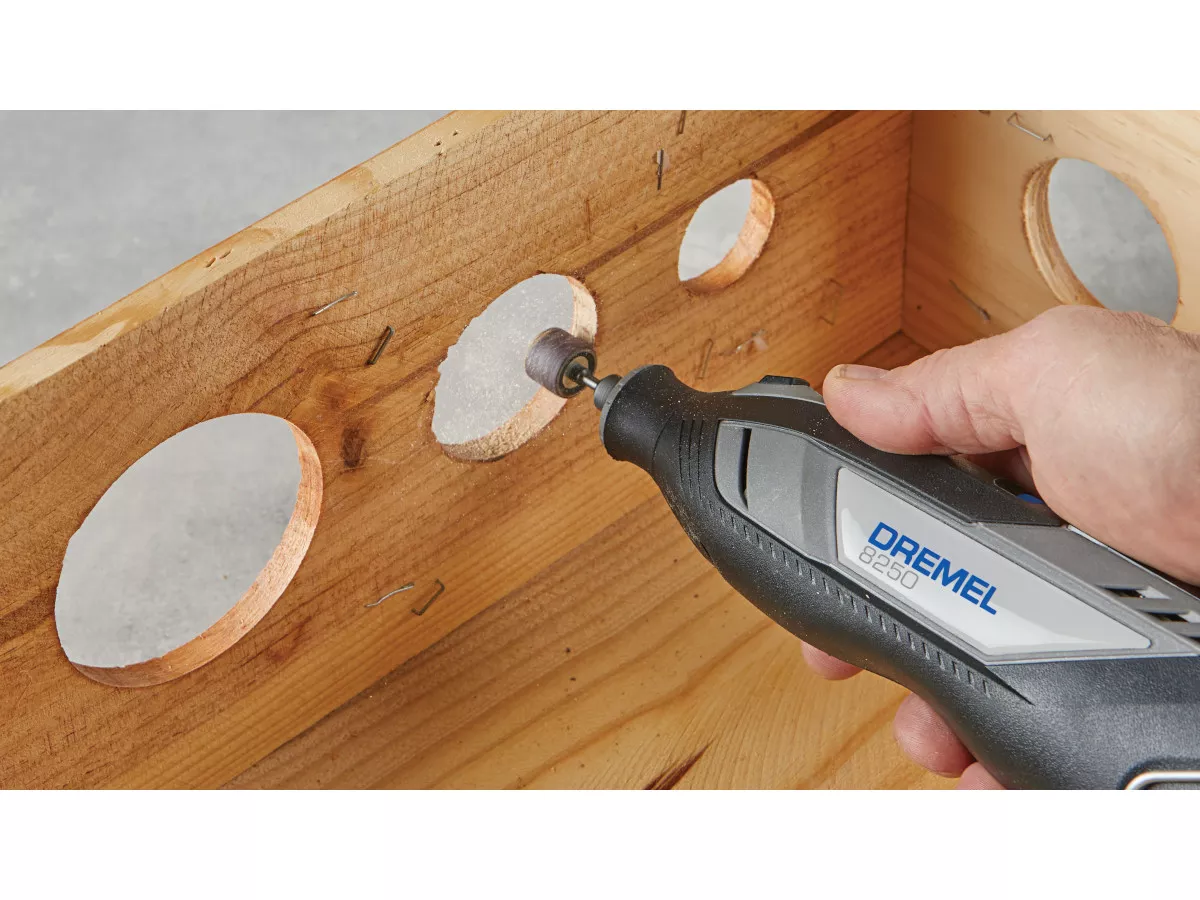 Outil multifonctions Dremel 8250