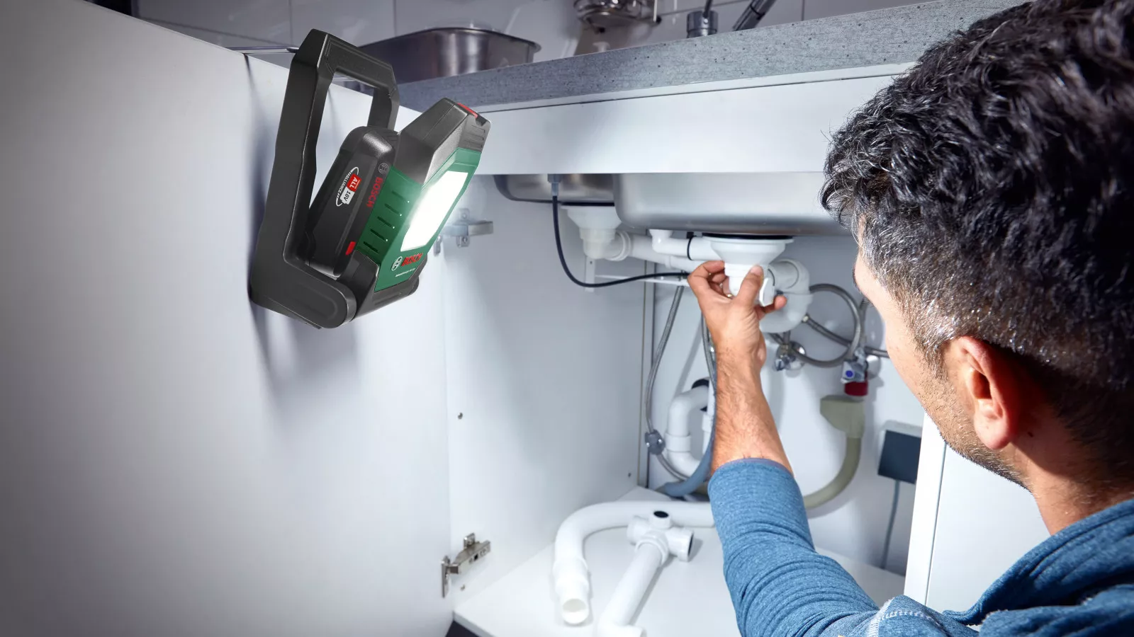 Lampe sans fil UniversalWorkLight 18V-2100 Bosch (version solo)